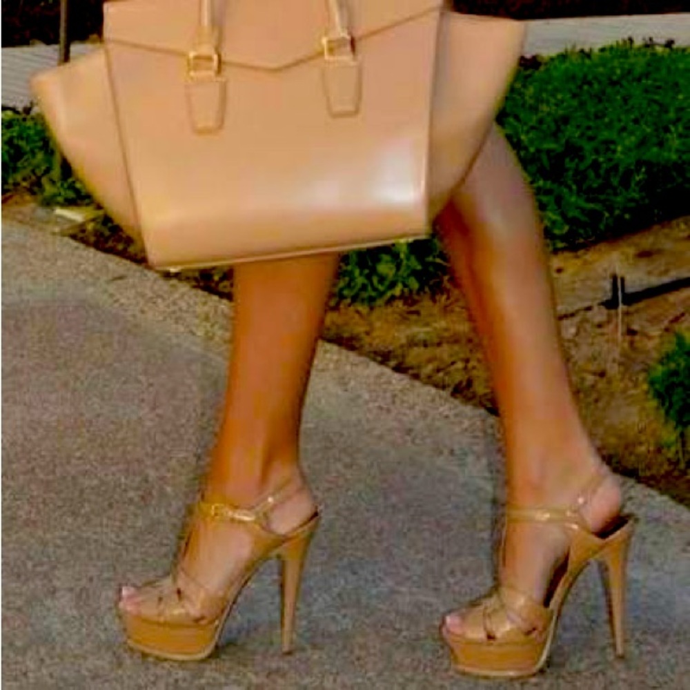 Saint Laurent

Tribute 105MM Patent Leather Platform Sandals
